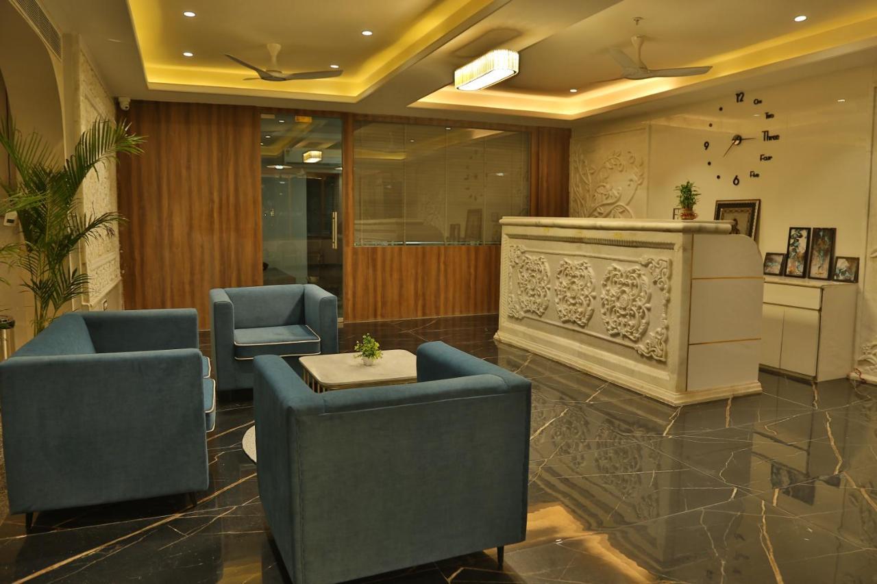 Hotel Westend Udaipur Esterno foto