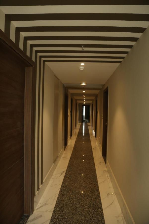 Hotel Westend Udaipur Esterno foto