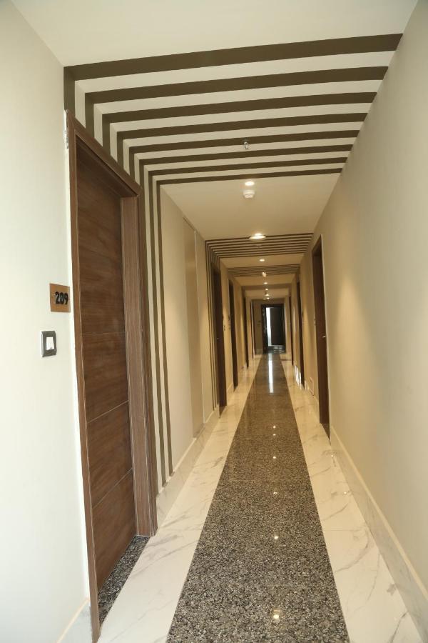 Hotel Westend Udaipur Esterno foto