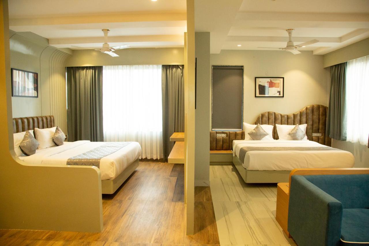 Hotel Westend Udaipur Esterno foto